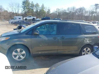 2011 Toyota Sienna LE AAS with VIN 5TDKK3DC0BS052186, listed as a IAAI auction lot 41808553 with 131,321 mi miles. Bid and sale history available at carsss.com. Image 14.