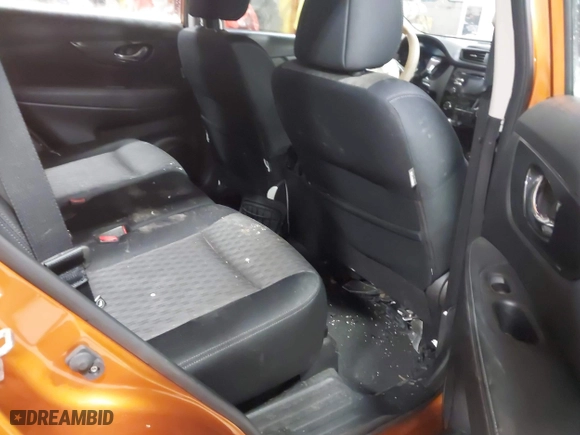 2017 Nissan Rogue SL with VIN JN8AT2MVXHW014000, listed as a IAAI auction lot 41836611 with 152,112 mi miles. Bid and sale history available at carsss.com. Image 8.
