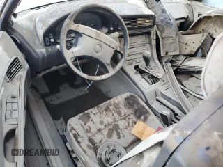 1993 BMW 8 Series z VIN WBAEG232XPCB75035, wystawiony jako Copart lot #76370254 z przebiegiem Nie podano mil oraz Nie do naprawy • Non repairable. Historia ofert i sprzedaży dostępna na DreamBid. Obrazek 8.