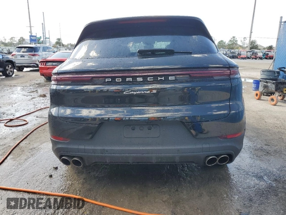 2024 Porsche Cayenne S z VIN WP1AL2AY1RDA34089, wystawiony jako Copart lot #78726624 z przebiegiem 3 054 mil mil oraz Szkoda całkowita • Salvage title. Historia ofert i sprzedaży dostępna na DreamBid. Obrazek 6.