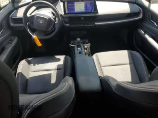 2023 Toyota Prius LE z VIN JTDACAAU8P3008794, wystawiony jako Copart lot #52682695 z przebiegiem 28 912 mil mil oraz Szkoda całkowita • Salvage title. Historia ofert i sprzedaży dostępna na DreamBid. Obrazek 8.