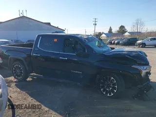2024 Toyota Tundra Limited z VIN 5TFJA5DB2RX153316, wystawiony jako IAAI lot #41759602 z przebiegiem 19 592 mil mil oraz . Historia ofert i sprzedaży dostępna na DreamBid. Obrazek 12.