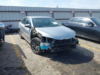 2017 Toyota Camry XLE z VIN 4T1BF1FK8HU382879, wystawiony jako IAAI lot #41782411 z przebiegiem 189 000 mil mil oraz . Historia ofert i sprzedaży dostępna na DreamBid. Obrazek 1.