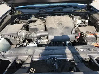 2019 Toyota Tacoma SR5 с VIN 5TFSZ5AN4KX199831, выставлен на аукционе Copart как лот 60639995 с пробегом 73 503 миль миль и Списание • Salvage title. История ставок и продаж доступна на DreamBid. Изображение 13.