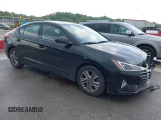 2020 Hyundai Elantra SEL z VIN KMHD84LF9LU947418, wystawiony jako IAAI lot #42128840 z przebiegiem 89 955 mil mil oraz . Historia ofert i sprzedaży dostępna na DreamBid. Obrazek 1.
