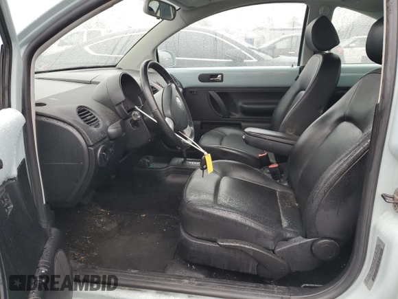 2010 Volkswagen Beetle с VIN 3VWRG3AG3AM033487, выставлен на аукционе Copart как лот 52022215 с пробегом 109 074 миль миль и Списание • Salvage title. История ставок и продаж доступна на DreamBid. Изображение 7.