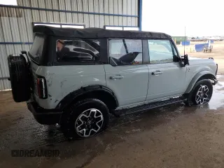 2022 Ford Bronco with VIN 1FMDE5BH1NLB79900, listed as a Copart auction lot 49434105 with 34,331 mi miles and Salvage Title. Bid and sale history available at DreamBid. Image 3.