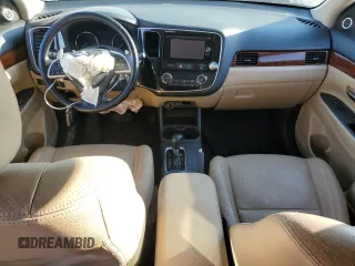 2014 Mitsubishi Outlander GT z VIN JA4JZ4AXXEZ010822, wystawiony jako Copart lot #60328445 z przebiegiem Nie podano mil oraz Szkoda całkowita • Salvage title. Historia ofert i sprzedaży dostępna na DreamBid. Obrazek 8.