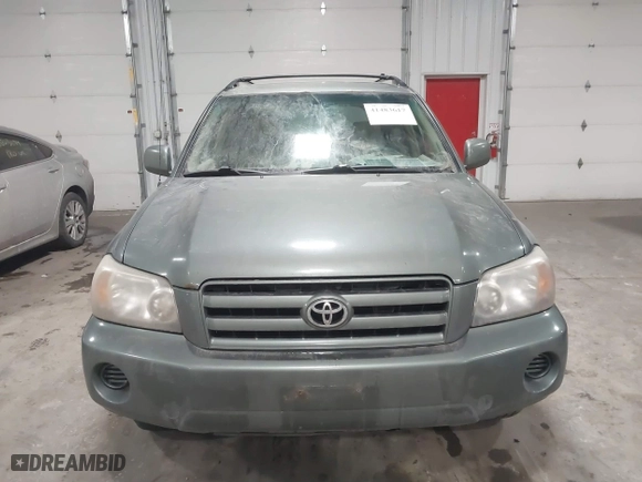 2005 Toyota Highlander with VIN JTEHD21A650033792, listed as a IAAI auction lot 41483617 with 246,068 mi miles. Bid and sale history available at carsss.com. Image 12.