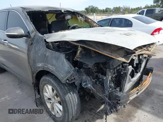 2018 Kia Sorento LX with VIN 5XYPG4A34JG411049, listed as a IAAI auction lot 41080821 with 1 mi miles. Bid and sale history available at carsss.com. Image 13.