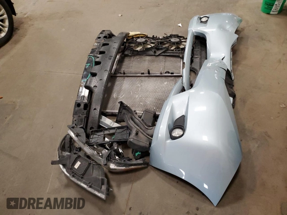 2015 Toyota Sienna XLE with VIN 5TDYK3DC1FS529806, listed as a Copart auction lot 52364225 with 180,172 mi miles and Non Repairable. Bid and sale history available at DreamBid. Image 13.