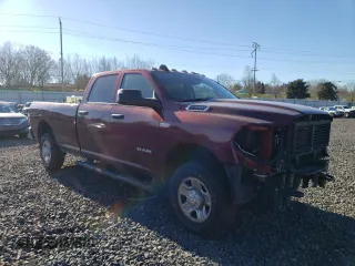 2020 Ram 2500 Tradesman z VIN 3C6UR5HJ7LG285613, wystawiony jako Copart lot #42241985 z przebiegiem 30 298 mil mil oraz Szkoda całkowita • Salvage title. Historia ofert i sprzedaży dostępna na DreamBid. Obrazek 4.