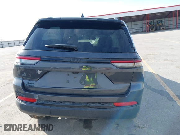 2025 Jeep Grand Cherokee Altitude X with VIN 1C4RJHAGXSC289968, listed as a IAAI auction lot 41918797 with 672 mi miles and . Bid and sale history available at DreamBid. Image 17.
