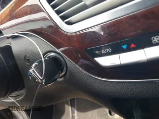 2011 Mercedes-Benz S-Class S 550 with VIN WDDNG7BB1BA362219, listed as a IAAI auction lot 41439408 with 165,076 mi miles. Bid and sale history available at carsss.com. Image 11.