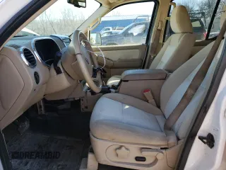 2010 Ford Explorer Sport Trac XLT z VIN 1FMEU3BE5AUA38530, wystawiony jako Copart lot #46987525 z przebiegiem 132 432 mil mil oraz Szkody całkowita. Historia ofert i sprzedaży dostępna na DreamBid. Obrazek 7.