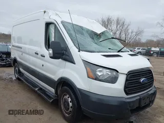 2017 Ford Transit z VIN 1FTYR2CG1HKB01948, wystawiony jako IAAI lot #42005762 z przebiegiem Nie podano mil oraz . Historia ofert i sprzedaży dostępna na DreamBid. Obrazek 1.