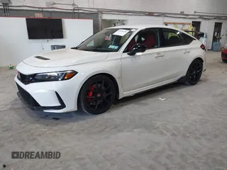2024 Honda Civic Type R z VIN JHMFL5G47RX003469, wystawiony jako IAAI lot #42035698 z przebiegiem 20 572 mil mil oraz . Historia ofert i sprzedaży dostępna na DreamBid. Obrazek 17.