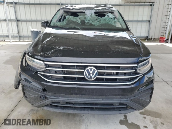 2024 Volkswagen Tiguan SE z VIN 3VV3B7AX5RM124854, wystawiony jako Copart lot #63654575 z przebiegiem 28 495 mil mil oraz Czysty tytuł • Clean title. Historia ofert i sprzedaży dostępna na DreamBid. Obrazek 5.