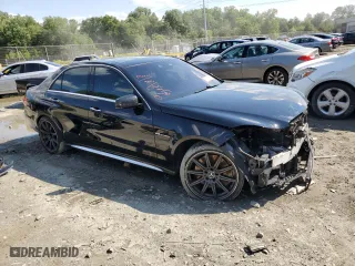 2015 Mercedes-Benz E-Class E 63 AMG S-Model with VIN WDDHF7GB8FB111626, listed as a Copart auction lot 61722953 with 70,067 mi miles. Bid and sale history available at carsss.com. Image 4.