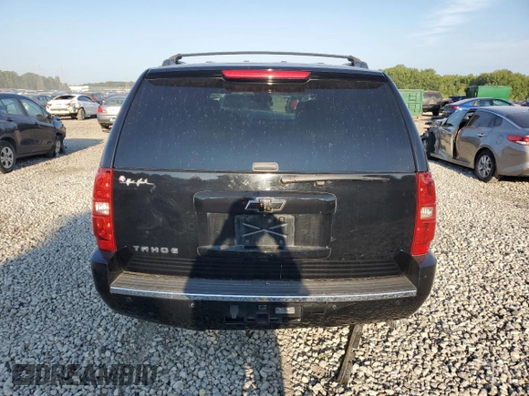 2014 Chevrolet Tahoe LTZ z VIN 1GNSCCE0XER103558, wystawiony jako Copart lot #67590424 z przebiegiem Nie podano mil oraz Szkoda całkowita • Salvage title. Historia ofert i sprzedaży dostępna na DreamBid. Obrazek 6.