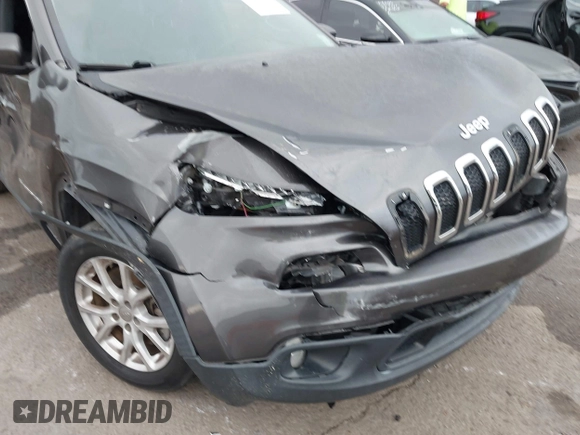 2018 Jeep Cherokee Latitude Plus with VIN 1C4PJLLB6JD518537, listed as a IAAI auction lot 41458748 with 82,093 mi miles. Bid and sale history available at carsss.com. Image 6.