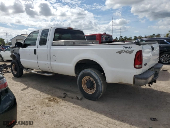 2004 Ford Super Duty F-250 XL with VIN 1FTNX21L14EC66450, listed as a Copart auction lot 45310104 with 122,837 mi miles and Non Repairable. Bid and sale history available at carsss.com. Image 2.