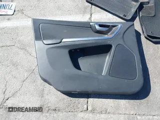 2017 Volvo XC60 Inscription с VIN YV440MDUXH2011767, выставлен на аукционе IAAI как лот 41816118 с пробегом 185 901 миль миль и . История ставок и продаж доступна на DreamBid. Изображение 20.