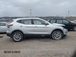 2020 Nissan Rogue Sport SL with VIN JN1BJ1CW5LW390349, listed as a IAAI auction lot 41432049 with 35,028 mi miles. Bid and sale history available at carsss.com. Image 14.