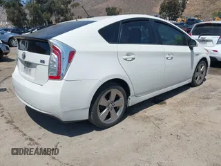 2013 Toyota Prius One z VIN JTDKN3DU6D5612205, wystawiony jako IAAI lot #42487114 z przebiegiem 221 772 mil mil oraz . Historia ofert i sprzedaży dostępna na DreamBid. Obrazek 4.