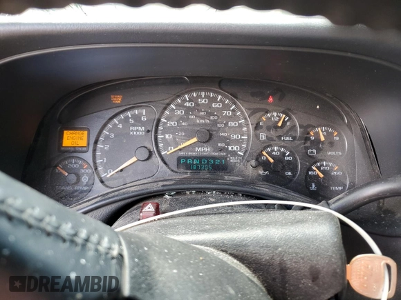 2002 Chevrolet Suburban LT z VIN 3GNGK26G82G294276, wystawiony jako Copart lot #56399015 z przebiegiem 187 305 mil mil oraz Nie do naprawy • Non repairable. Historia ofert i sprzedaży dostępna na DreamBid. Obrazek 9.