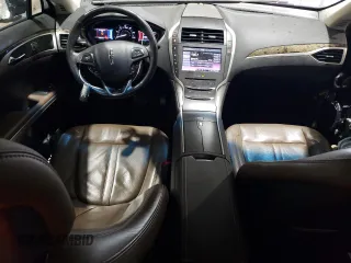 2013 Lincoln MKZ Hybrid z VIN 3LN6L2LU7DR823358, wystawiony jako Copart lot #51864445 z przebiegiem 112 531 mil mil oraz Szkoda całkowita • Salvage title. Historia ofert i sprzedaży dostępna na DreamBid. Obrazek 8.