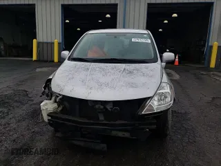 2010 Nissan Versa S z VIN 3N1BC1CP5AL376294, wystawiony jako Copart lot #57912125 z przebiegiem 199 491 mil mil oraz Szkoda całkowita • Salvage title. Historia ofert i sprzedaży dostępna na DreamBid. Obrazek 13.