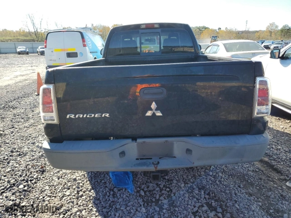 2006 Mitsubishi Raider Duro Cross with VIN 1Z7HC32K06S579888, listed as a Copart auction lot 81847914 with 218,401 mi miles and Clean Title. Bid and sale history available at carsss.com. Image 6.