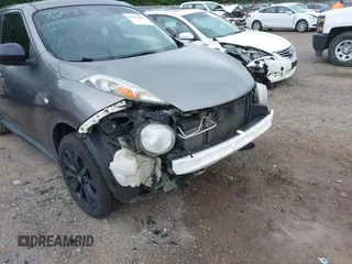 2013 Nissan Juke SV z VIN JN8AF5MR2DT223447, wystawiony jako IAAI lot #42232800 z przebiegiem 204 907 mil mil oraz . Historia ofert i sprzedaży dostępna na DreamBid. Obrazek 13.