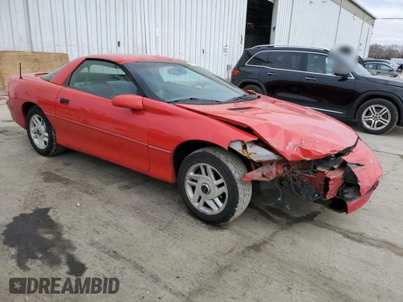 1995 Chevrolet Camaro z VIN 2G1FP22S1S2181409, wystawiony jako Copart lot #49273555 z przebiegiem 112 589 mil mil oraz Czysty tytuł • Clean title. Historia ofert i sprzedaży dostępna na DreamBid. Obrazek 4.