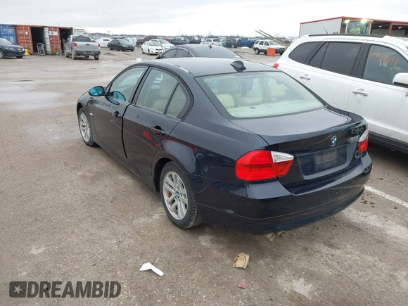 2006 BMW 3 Series 325i with VIN WBAVB17586NK40817, listed as a IAAI auction lot 41514714 with 156,789 mi miles. Bid and sale history available at carsss.com. Image 3.