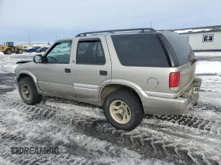 2001 GMC Jimmy SLE with VIN 1GKDT13W512196056, listed as a Copart auction lot 46338225 with 205,918 mi miles and Salvage Title. Bid and sale history available at carsss.com. Image 2.