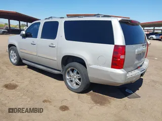 2007 Chevrolet Suburban LT with VIN 1GNFC16J87J230680, listed as a IAAI auction lot 42111804 with 1 mi miles. Bid and sale history available at carsss.com. Image 3.