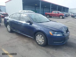 2014 Volkswagen Passat Wolfsburg Ed with VIN 1VWAT7A3XEC115933, listed as a IAAI auction lot 41601890 with 167,150 mi miles. Bid and sale history available at carsss.com. Image 1.