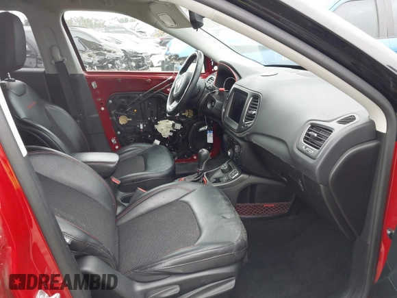 2019 Jeep Compass Trailhawk with VIN 3C4NJDDB1KT780585, listed as a IAAI auction lot 41282706 with 78,252 mi miles and . Bid and sale history available at carsss.com. Image 5.