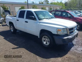 2008 Dodge Dakota с VIN 1D3HW38N38S581620, выставлен на аукционе IAAI как лот 41961741 с пробегом 133 760 миль миль и . История ставок и продаж доступна на DreamBid. Изображение 1.