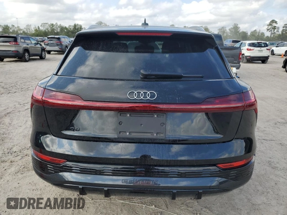 2024 Audi Q8 e-tron Premium Plus z VIN WA15AAGE4RB029832, wystawiony jako Copart lot #79555074 z przebiegiem 12 722 mil mil oraz Szkoda całkowita • Salvage title. Historia ofert i sprzedaży dostępna na DreamBid. Obrazek 6.