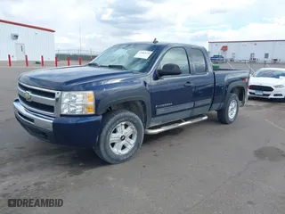 2010 Chevrolet Silverado 1500 LT with VIN 1GCSKSE39AZ271363, listed as a IAAI auction lot 41882454 with 96,210 mi miles. Bid and sale history available at carsss.com. Image 17.