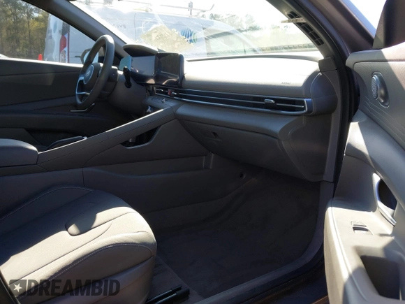 2024 Hyundai Elantra SEL z VIN KMHLM4DG8RU659817, wystawiony jako IAAI lot #41875167 z przebiegiem 31 674 mil mil oraz . Historia ofert i sprzedaży dostępna na DreamBid. Obrazek 5.