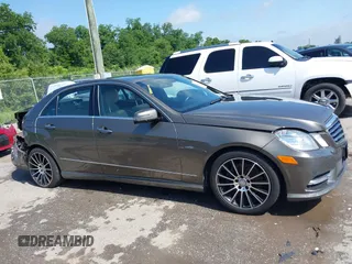 2012 Mercedes-Benz E 350 Luxury z VIN WDDHF5KB5CA629139, wystawiony jako IAAI lot #42360346 z przebiegiem 142 949 mil mil oraz . Historia ofert i sprzedaży dostępna na DreamBid. Obrazek 13.