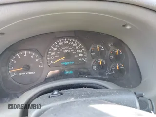 2004 Chevrolet TrailBlazer LS with VIN 1GNDT13S642345935, listed as a IAAI auction lot 41782077 with 174,938 mi miles. Bid and sale history available at carsss.com. Image 7.