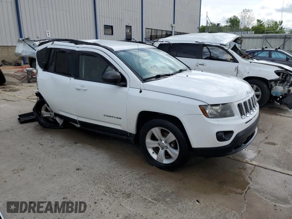 2016 Jeep Compass Sport с VIN 1C4NJDBB8GD639738, выставлен на аукционе Copart как лот 54832835 с пробегом 100 400 миль миль и На запчасти • Non repairable. История ставок и продаж доступна на DreamBid. Изображение 4.