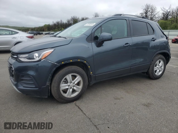 2021 Chevrolet Trax LT z VIN KL7CJLSM4MB365607, wystawiony jako Copart lot #57070515 z przebiegiem 67 813 mil mil oraz Szkoda całkowita • Salvage title. Historia ofert i sprzedaży dostępna na DreamBid. Obrazek 1.
