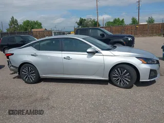 2023 Nissan Altima SV z VIN 1N4BL4DV0PN385186, wystawiony jako IAAI lot #42421832 z przebiegiem 44 341 mil mil oraz . Historia ofert i sprzedaży dostępna na DreamBid. Obrazek 13.