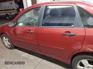 2003 Ford Focus SE z VIN 1FAFP34Z83W231672, wystawiony jako IAAI lot #42322702 z przebiegiem 173 625 mil mil oraz . Historia ofert i sprzedaży dostępna na DreamBid. Obrazek 14.